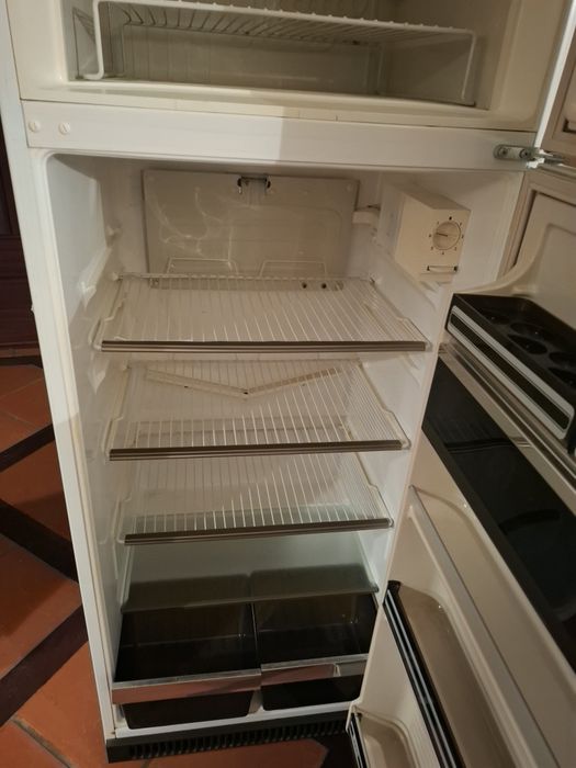 Frigorífico AEG usado