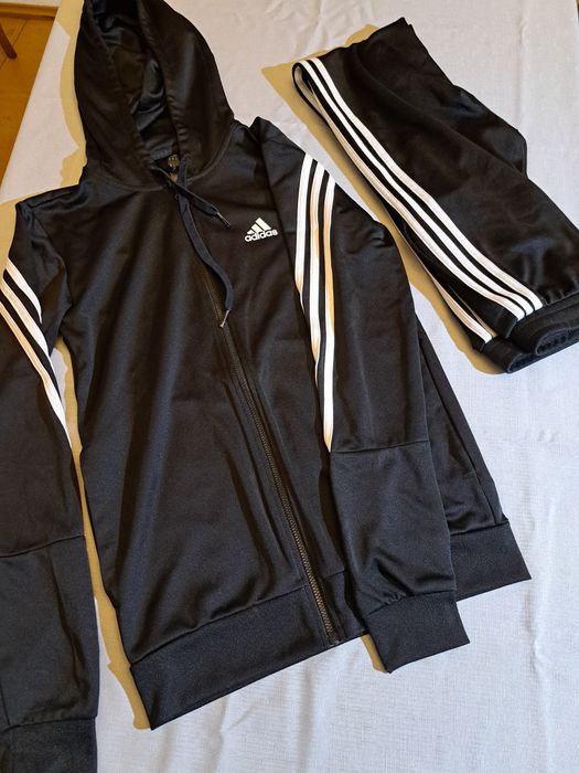 Komplet dresowy spodnie  i bluza adidas rozmiar xs