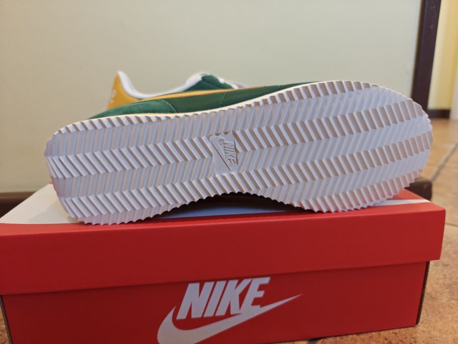 Nike Cortez TXT Gorge Green/Yellow Ochre-Sail | 42,5 | 27 cm