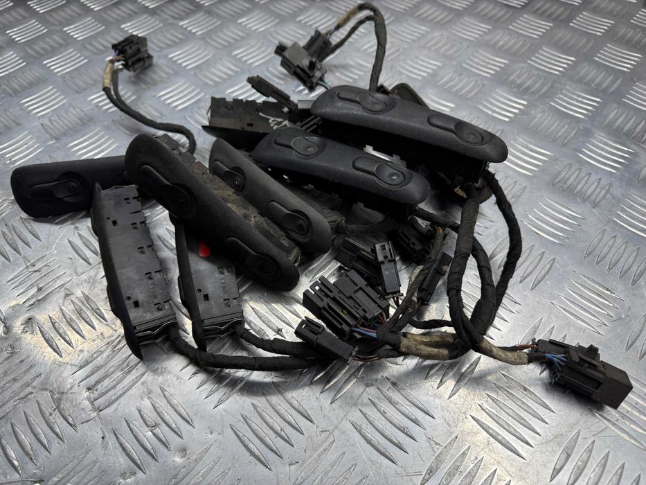 Кнопка стеклоподъемника правая Opel Omega B Опель Омега Б 90438545