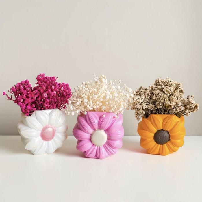 Vasos em Gesso Formato Flor – Pintados à Mão (Cores Personalizáveis)