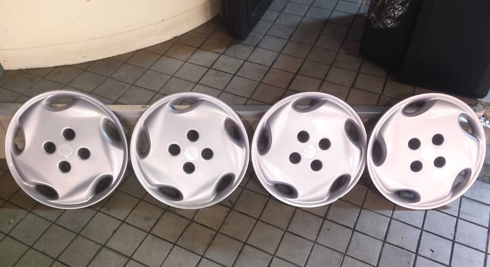 Varias Jantes/ Pneus e Tampoes