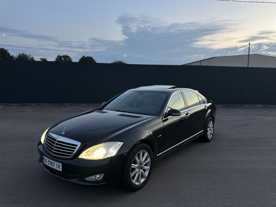 Mercedes-Benz W221