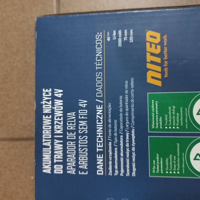 Nożyce do trawy i krzewów akumulatorowe . Ładowanie przez USB