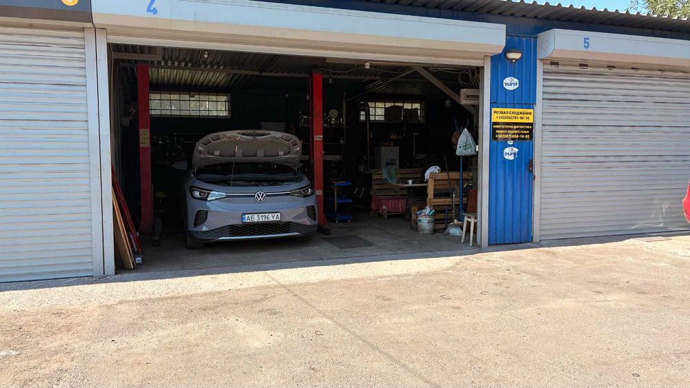 Ремонт та сервіс Tesla Model 3 та Model Y
