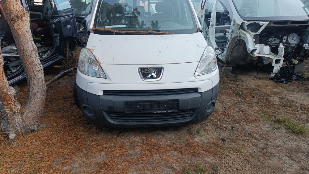 Бампер Пежо Партнер продам