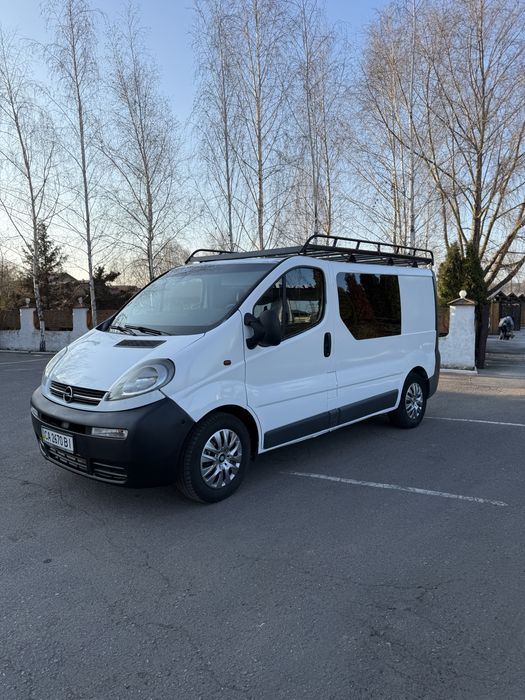 Opel Vivaro Renault trafic Nissan primastar пасажир