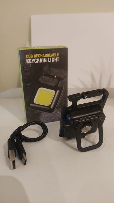 Mini lanterna LED recarregável