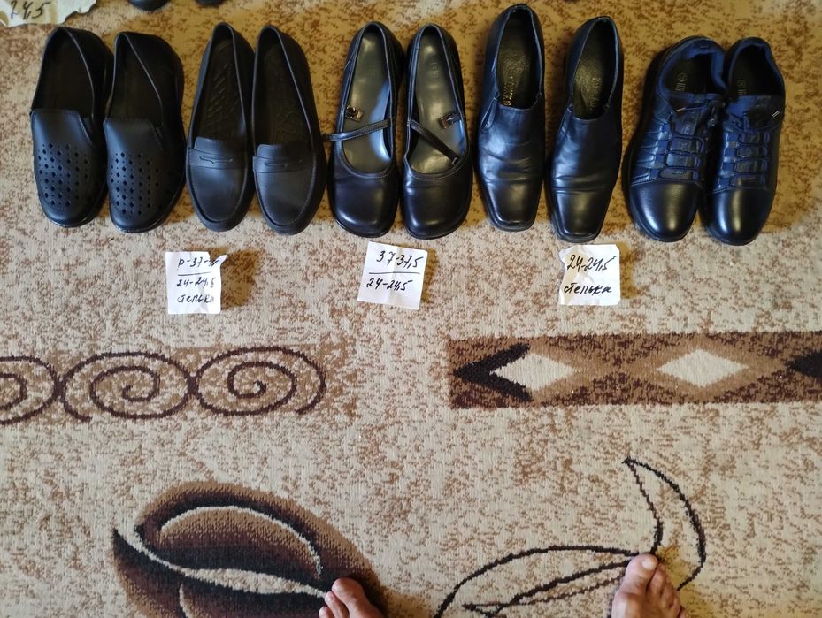 Кроссовки, босоножки женские