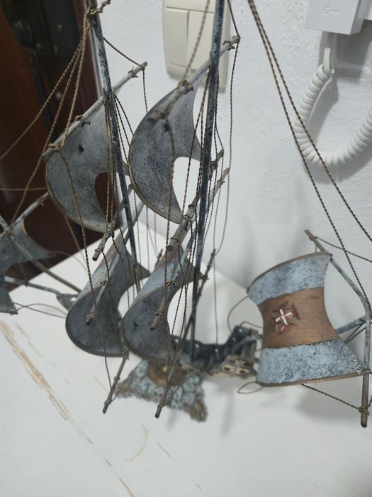 Caravela portuguesa de latão! Bom estado