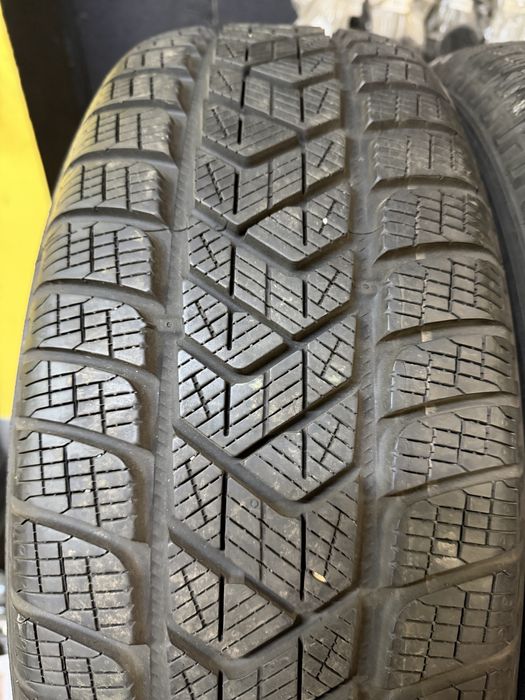 Opony zimowe 215/65R17 99H Pirelli Scorpion Winter SealInside | Komple