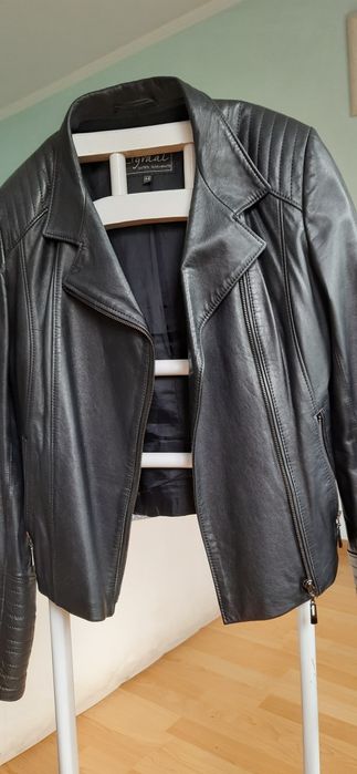 Жіноча шкіряна куртка