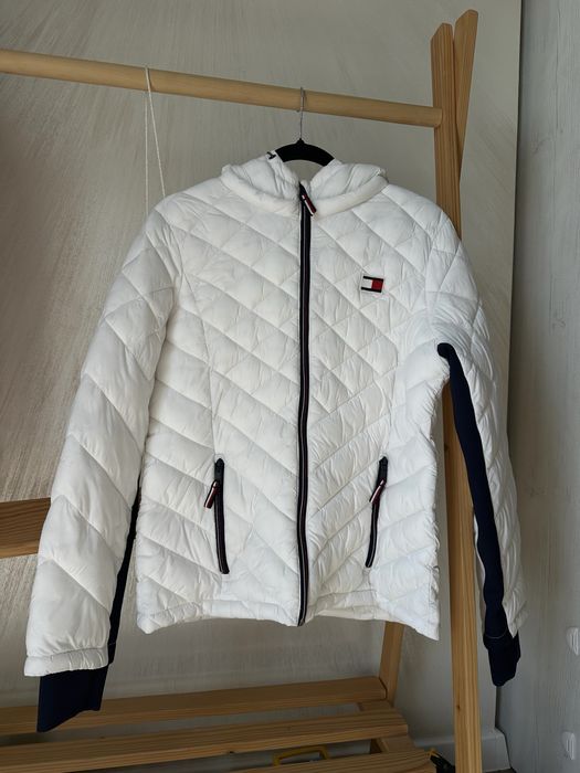 Куртка демісезонна жіноча Tommy Hilfiger M