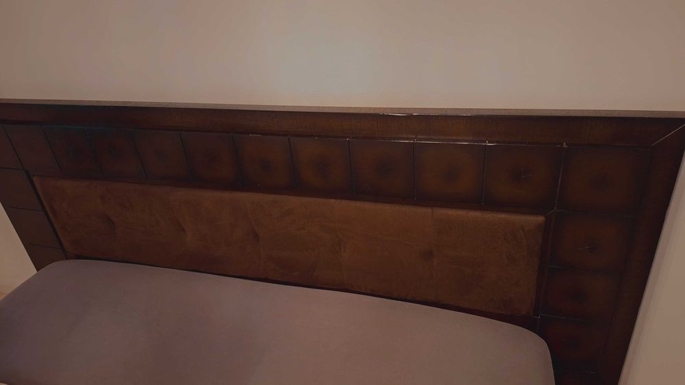 łóżko drewniane  ..