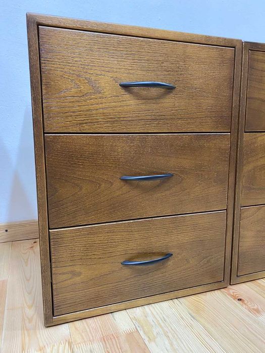 Тумбочка приліжкова з масиву