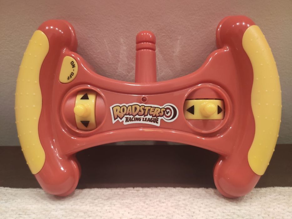 Vendo carro telecomandado Mickey Mouse em muito bom estado