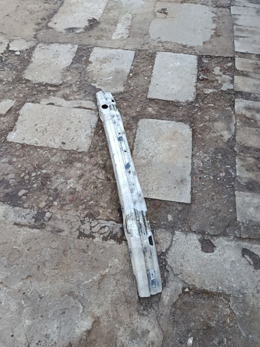 Усилитель переднего бампера бмв е39