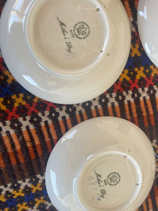 Pratos antigos anos 70’ da Dinamarca porcelana original dia da mãe