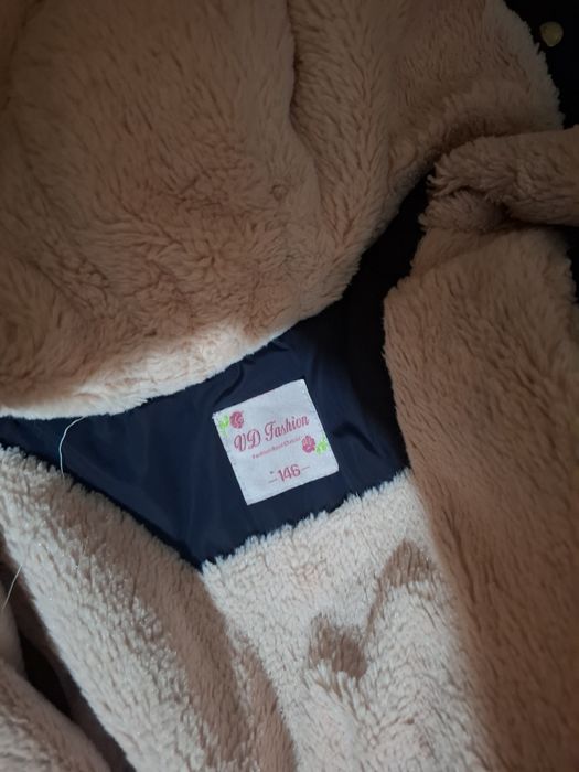 Kurtka zimowa cieplutka dziewczęca 146
