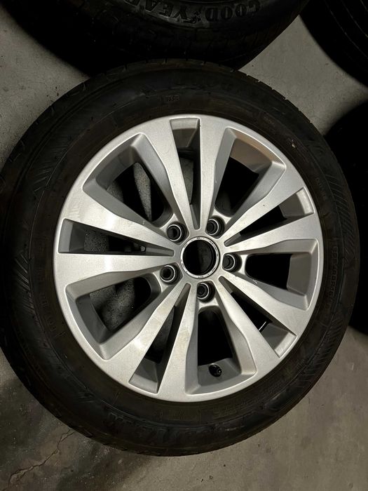 Jantes Volkswagen Golf 7 com 4 pneus novos Goodyear Efficientgrip Performance2 205/55 R16 91 V