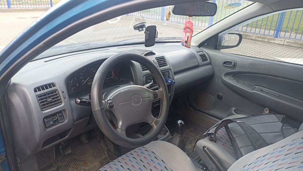 Mazda 323 продам