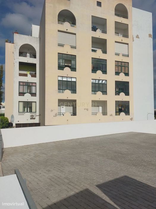 Excelente apartamento T2  no Edifício "Carmix" — Portimão, Faro