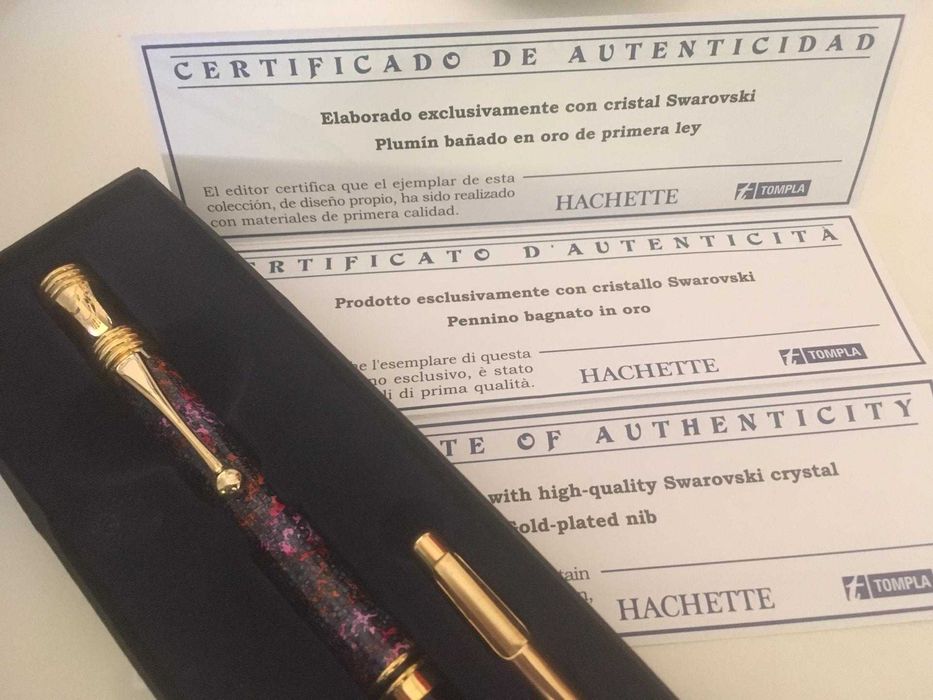 Caneta HACHETTE Floreada com Swarovski