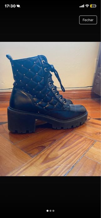 Botas de salto alto com atacadores