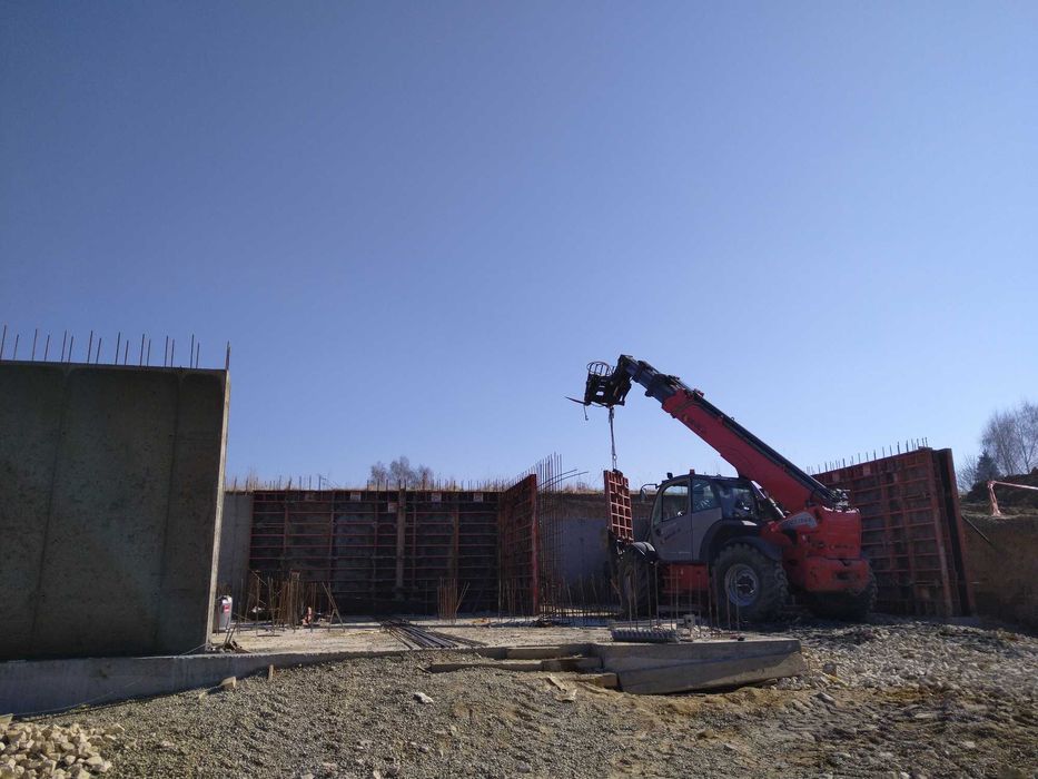 Wynajem Manitou 1840a widły dźwig kosz