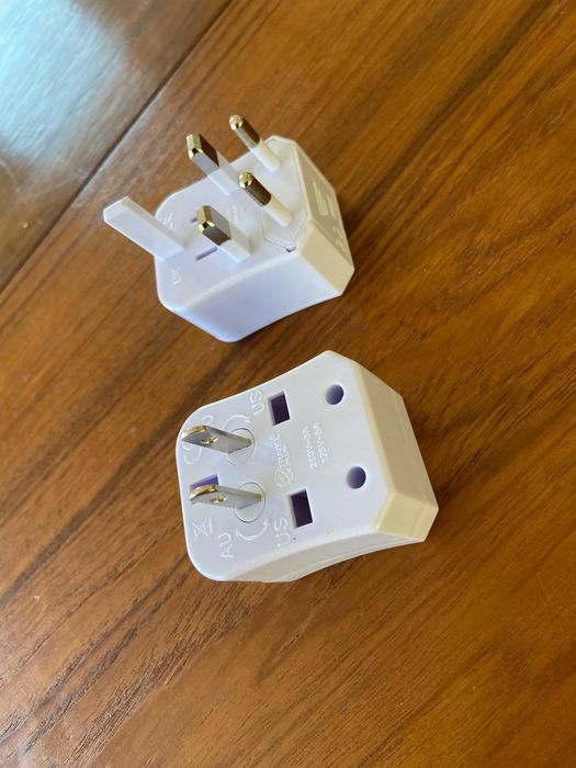 Adaptador de tomada para EUR / USA / UK