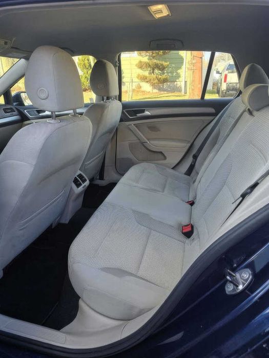 Volkswagen Golf      2015