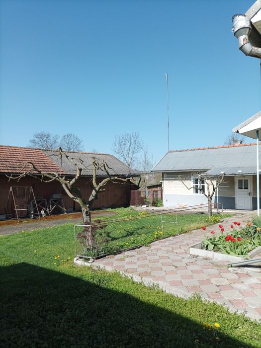 Продаж цегляного будинку.