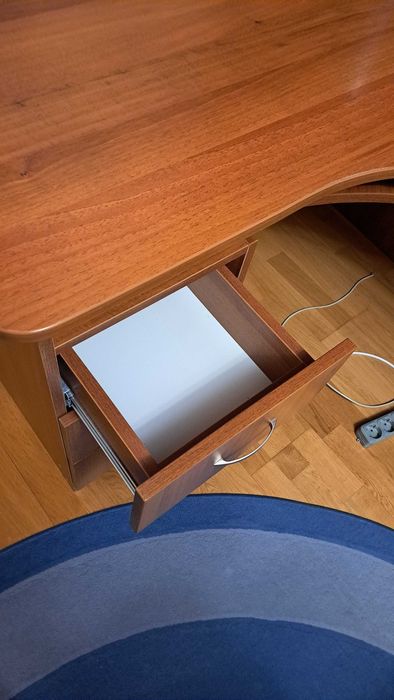 Стіл комп`ютерний і полиця