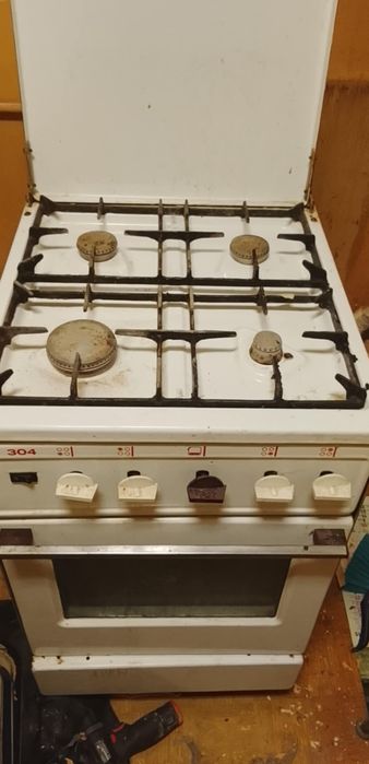 Kuchenka Gazowa z piekarnikiem