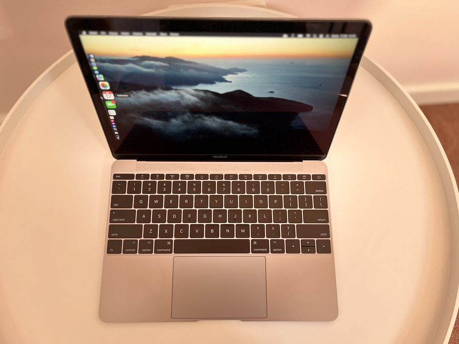 Macbook 12インチ 2017 US 512GB/16GB/i5 Amazon.com: Apple Mid 2017 MacBook with 1.3GHz Intel Core i5