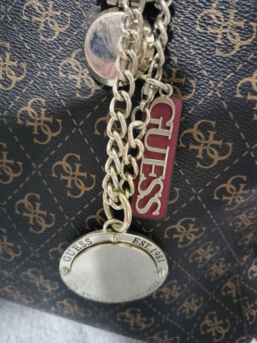 Vende-se mala da marca Guess original em muito bom estado