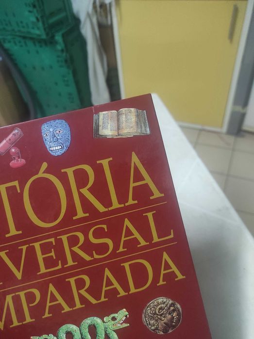 História Universal Comparada - Correio da Manhã