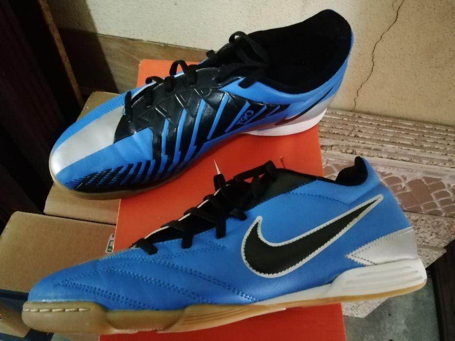 Chuteiras futsal Nike n° 42 novas