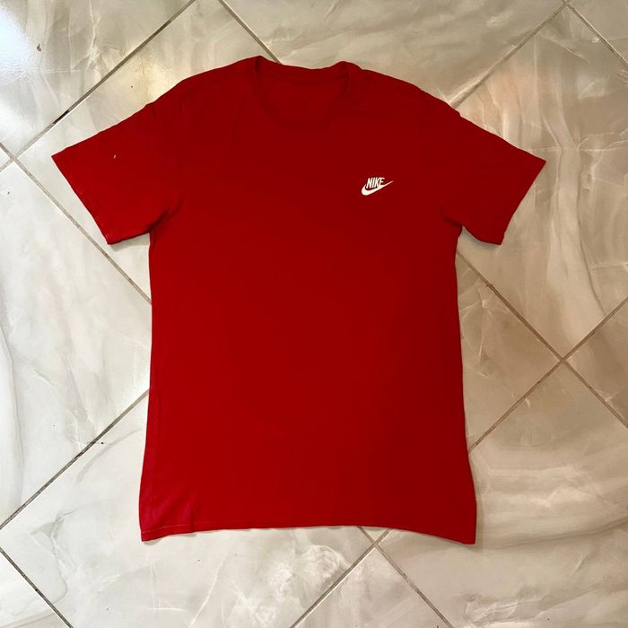Чоловіча червона футболка Nike M