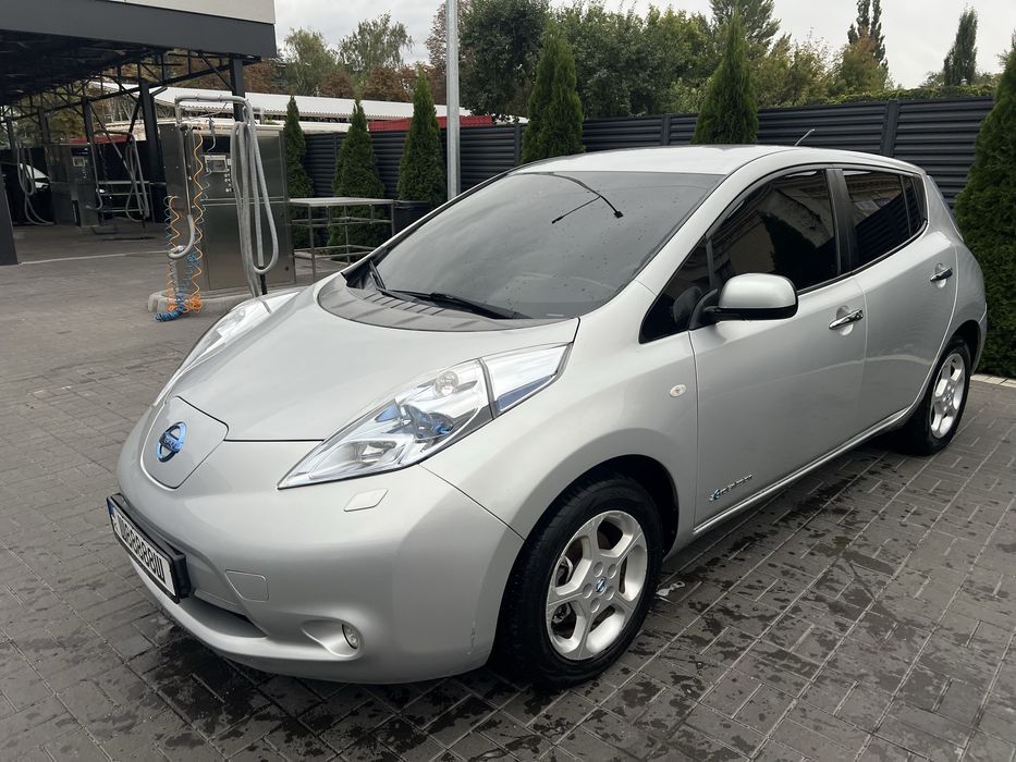 Nissan Leaf ZE0 живий