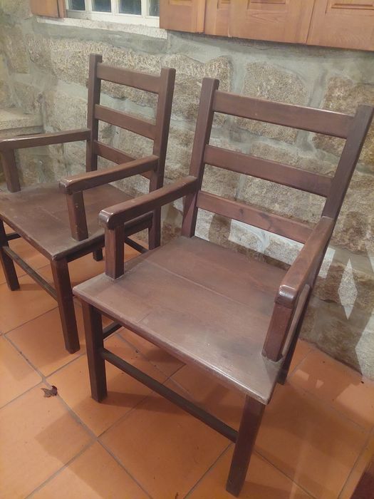 2 Cadeiras com braços