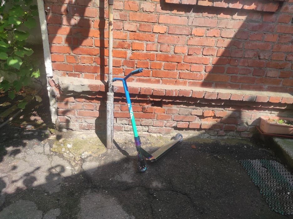 Продаю трюковой самокат в хорошем состоянии