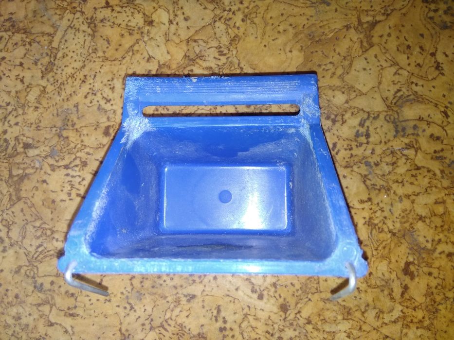 Кормушка на клетку для попугая хомяка крысы шиншиллы