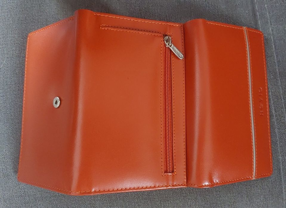 Portfel damski skórzany Revio nowy