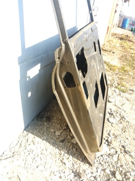 Двері москвіч азлк 2140