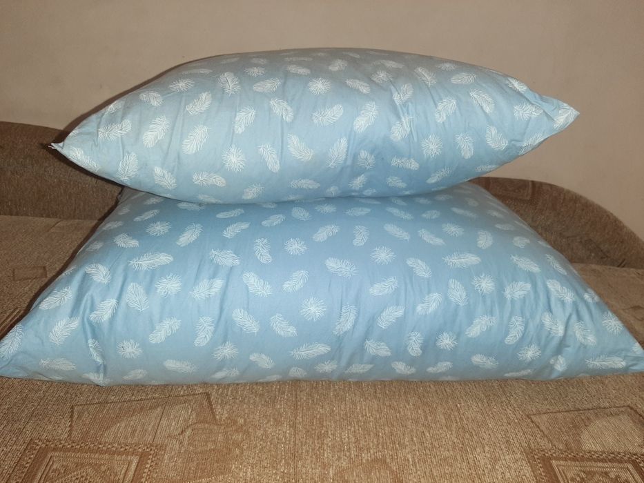 Продам подушку з пір'я 50×50,50×70,оброблені