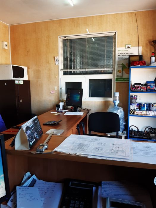 База , територія з будівлями.