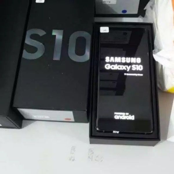 Telemovel s10 plus preto novo sem uso.