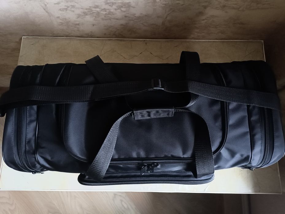 Продаю дорожню сумку найк 1000ден