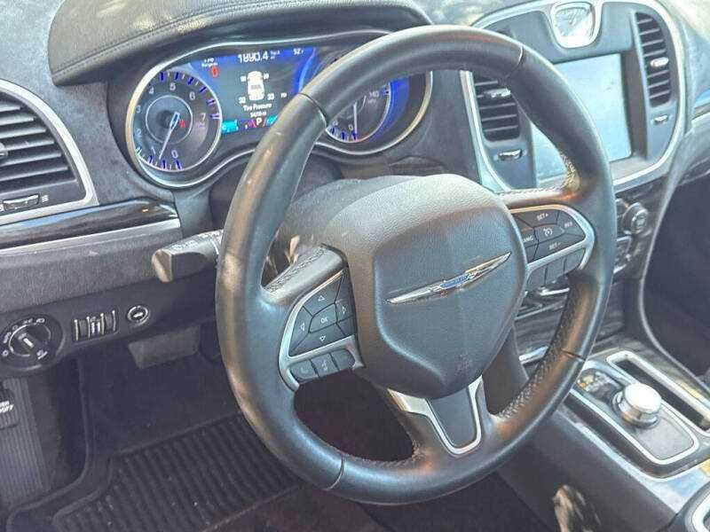 2016 Chrysler 300 Limited